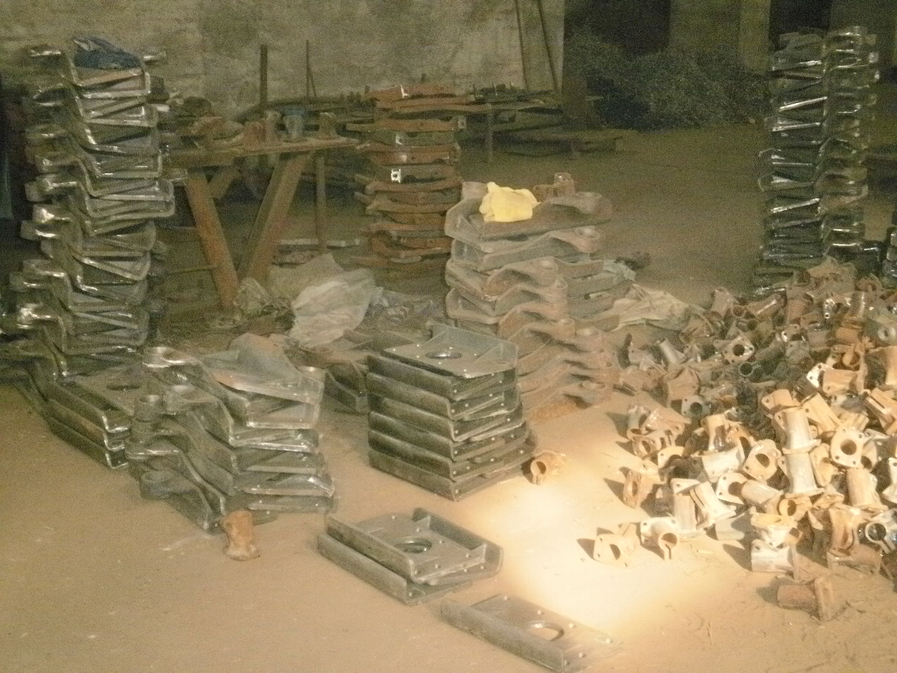 �������